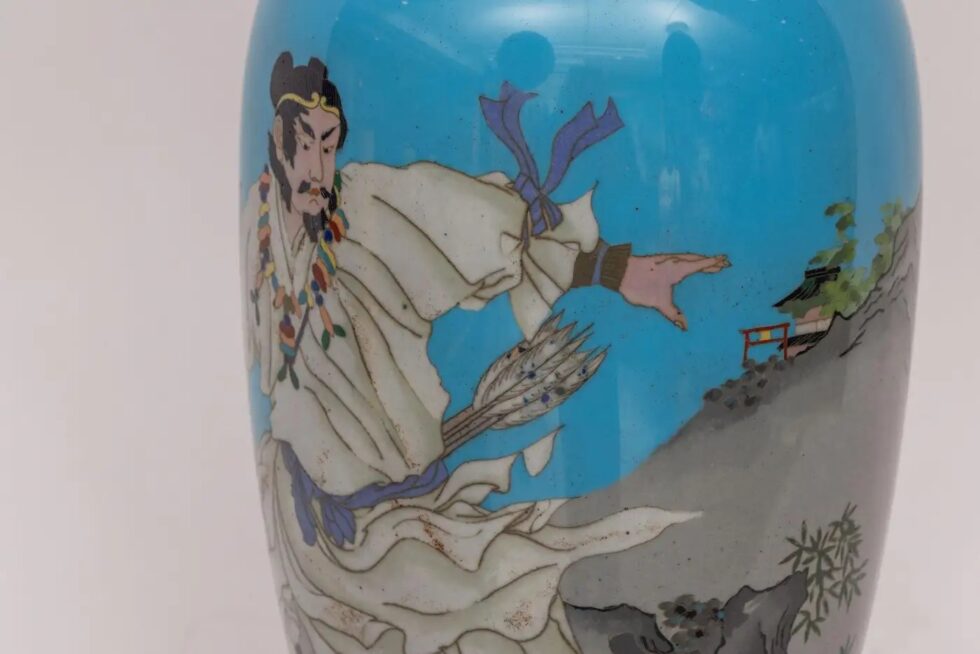 Monumental Pair of Japanese Cloisonné Enamel Vases with Warriors, Ota Tamashiro - Image 4