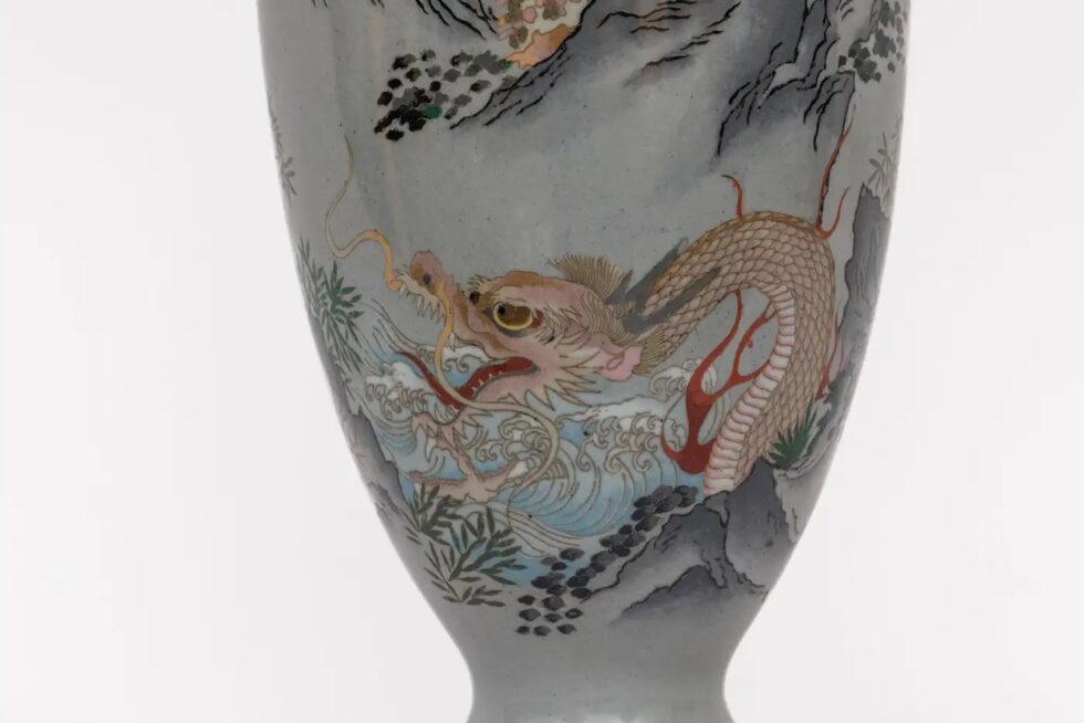 Monumental Pair of Japanese Cloisonné Enamel Vases with Warriors, Ota Tamashiro - Image 6