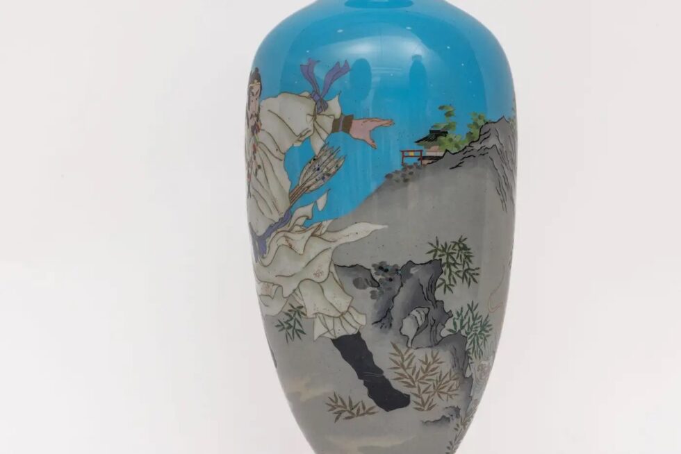 Monumental Pair of Japanese Cloisonné Enamel Vases with Warriors, Ota Tamashiro - Image 10