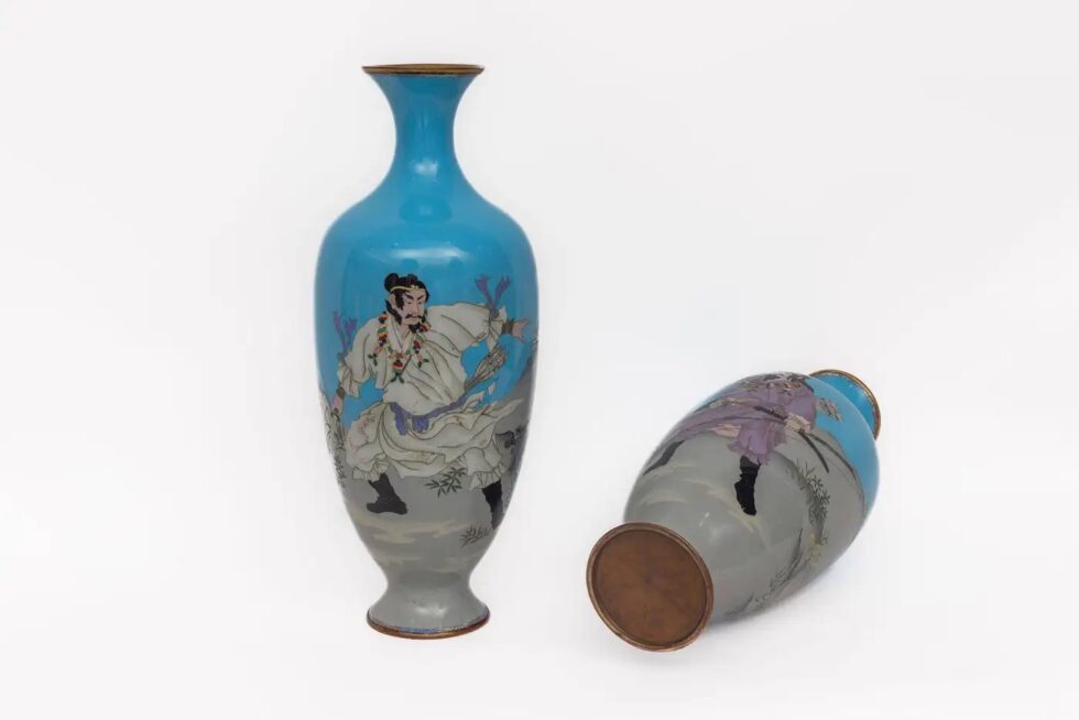 Monumental Pair of Japanese Cloisonné Enamel Vases with Warriors, Ota Tamashiro - Image 13