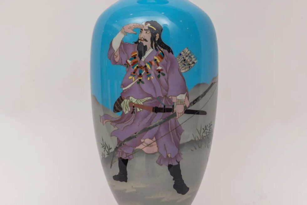 Monumental Pair of Japanese Cloisonné Enamel Vases with Warriors, Ota Tamashiro - Image 15
