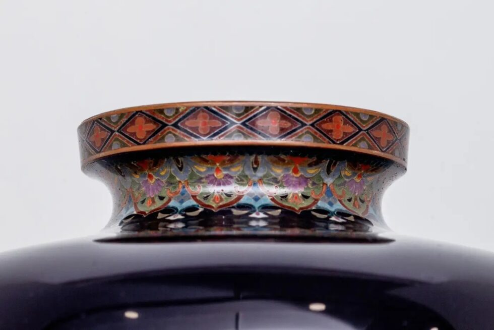Japanese Meiji Cloisonné Enamel Vase with Cherry Blossoms, Ota Tamashiro - Image 8