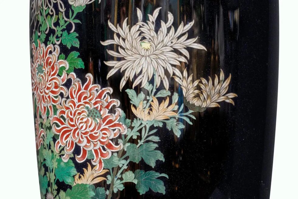 Japanese Meiji Silver-Wire Cloisonné Enamel Vase with Chrysanthemums, Inaba Co. - Image 6