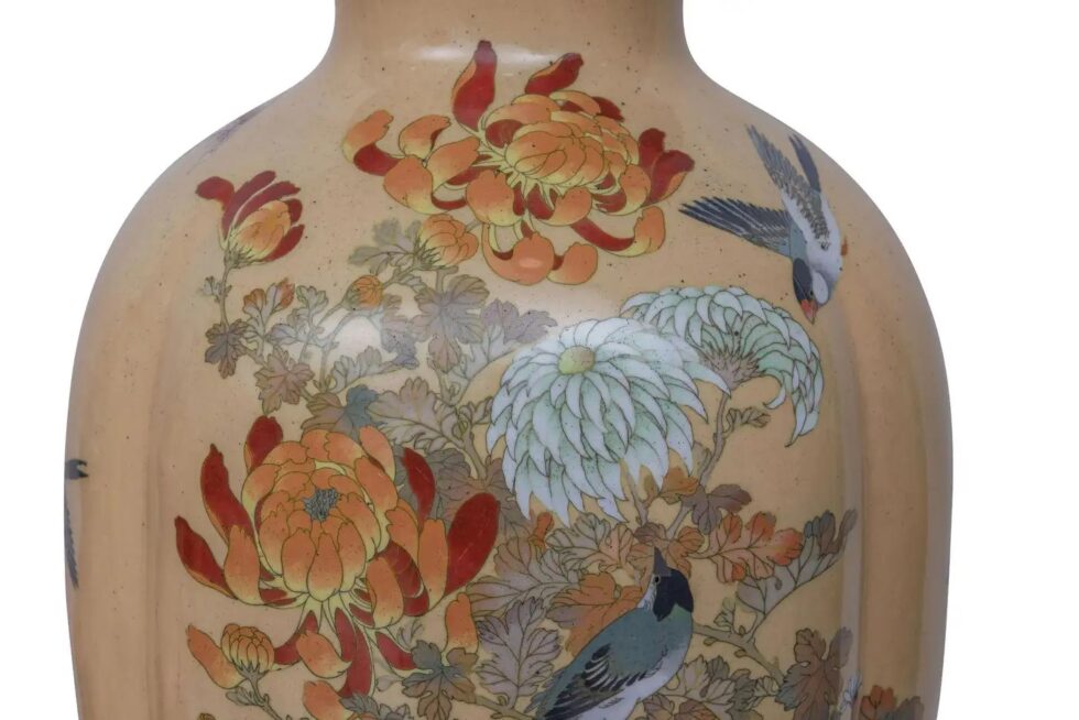 Monumental Japanese Three-Piece Peach Cloisonné Enamel Garniture, Nagoya Company - Image 5