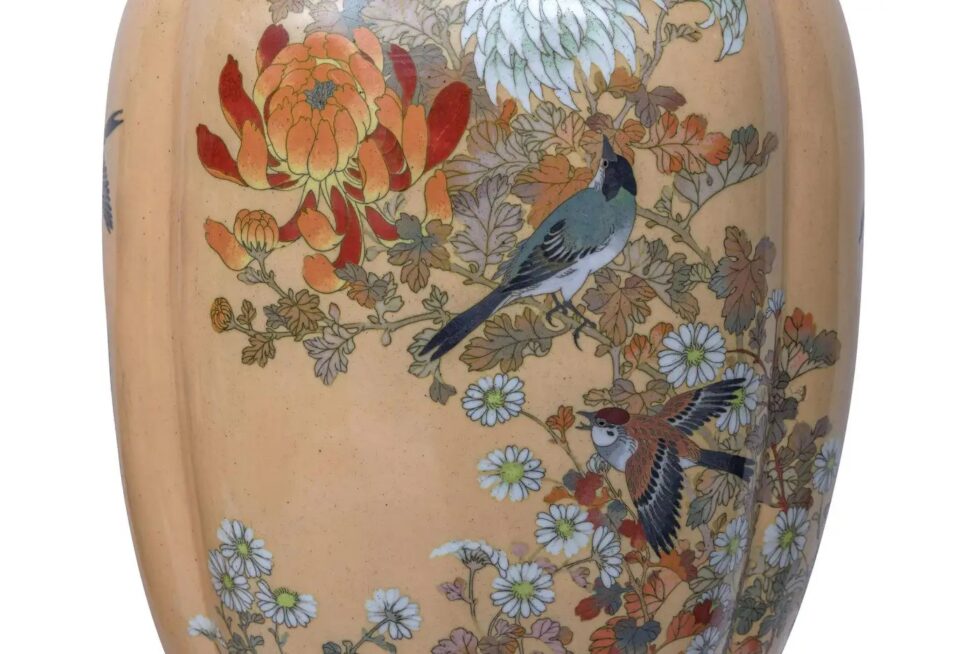 Monumental Japanese Three-Piece Peach Cloisonné Enamel Garniture, Nagoya Company - Image 6