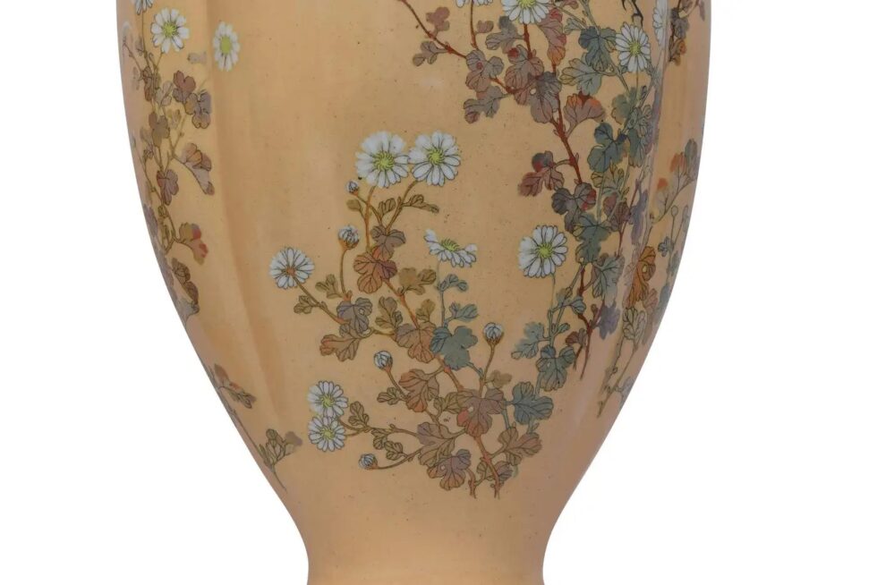 Monumental Japanese Three-Piece Peach Cloisonné Enamel Garniture, Nagoya Company - Image 10