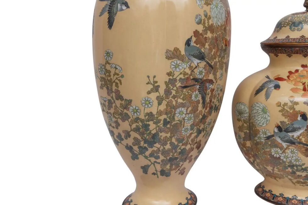 Monumental Japanese Three-Piece Peach Cloisonné Enamel Garniture, Nagoya Company - Image 17