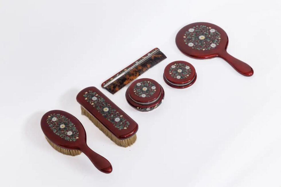 Exquisite Japanese Cloisonné Red Enamel Six-Piece Dressing Table Set, Ando Jubei - Image 7
