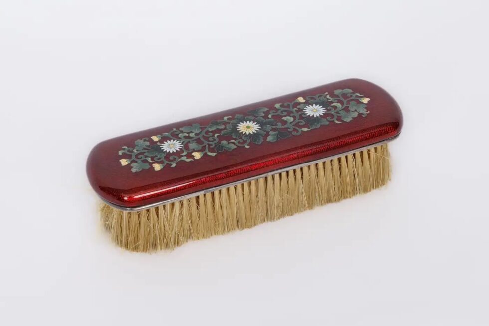 Exquisite Japanese Cloisonné Red Enamel Six-Piece Dressing Table Set, Ando Jubei - Image 10