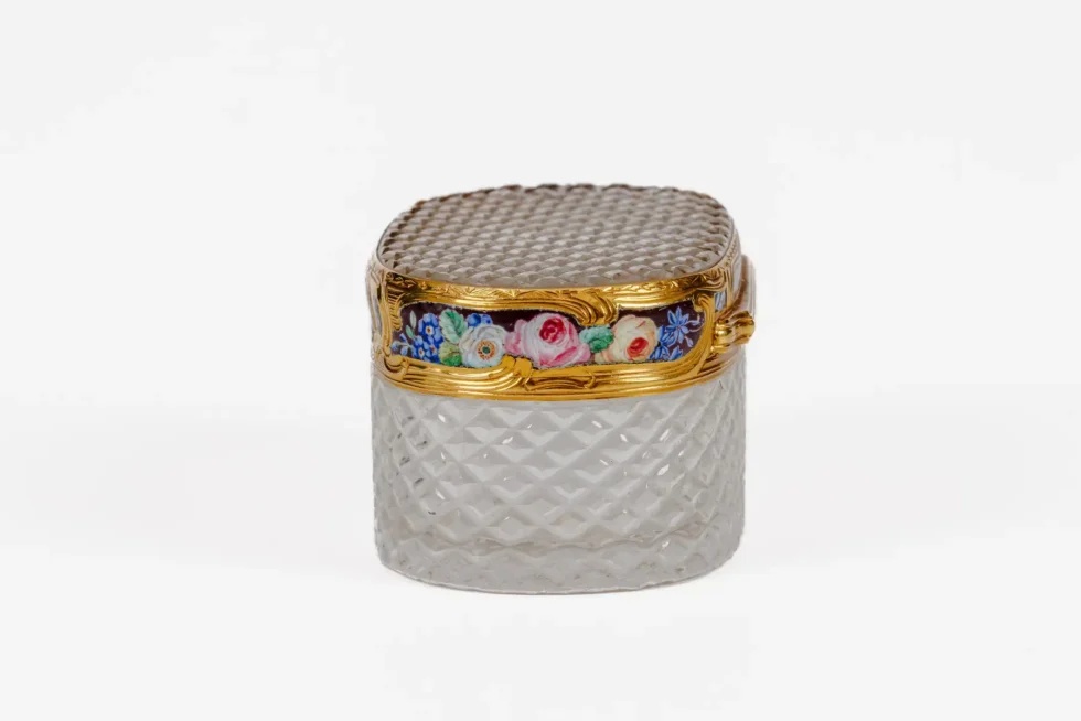 A Rare Louis XVI Gold and Enamel Rock Crystal Snuff Box, Rothschild Provenance - Image 7
