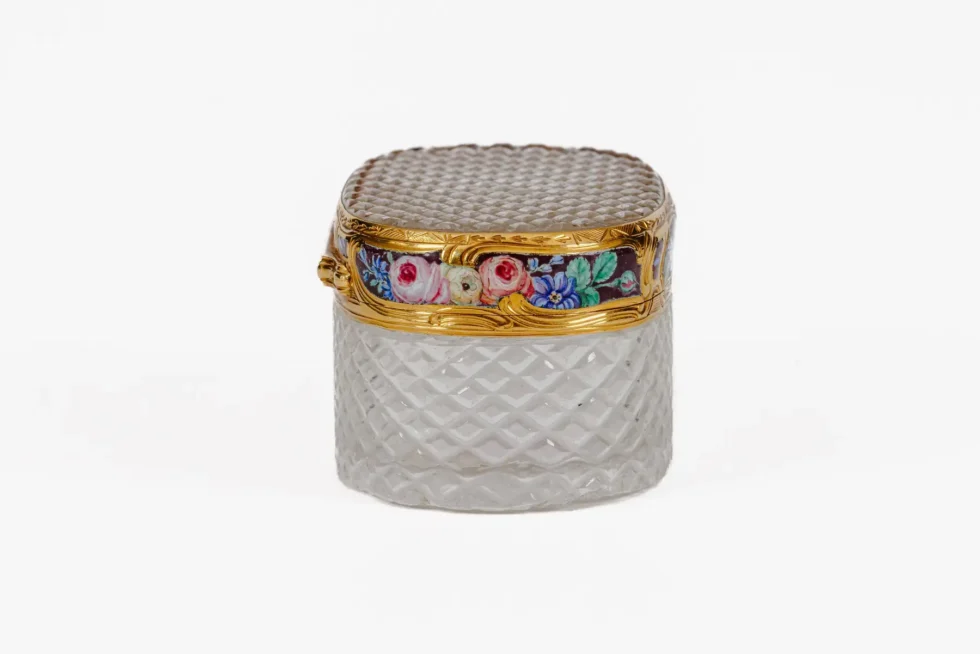 A Rare Louis XVI Gold and Enamel Rock Crystal Snuff Box, Rothschild Provenance - Image 5