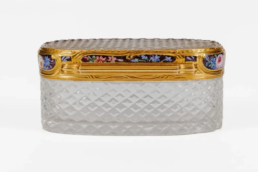 A Rare Louis XVI Gold and Enamel Rock Crystal Snuff Box, Rothschild Provenance - Image 13