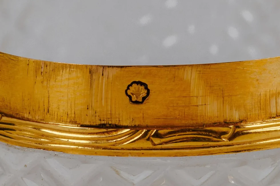 A Rare Louis XVI Gold and Enamel Rock Crystal Snuff Box, Rothschild Provenance - Image 10