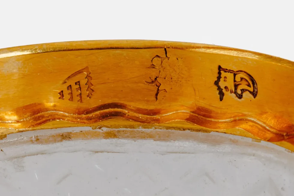 A Rare Louis XVI Gold and Enamel Rock Crystal Snuff Box, Rothschild Provenance - Image 9