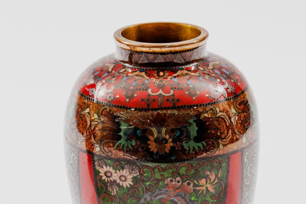 Rare Pair of Meiji Period Japanese Cloisonne Enamel Vases Red Ground Dragon - Image 4