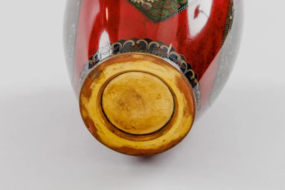 Rare Pair of Meiji Period Japanese Cloisonne Enamel Vases Red Ground Dragon - Image 9