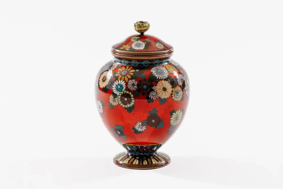Rare Japanese Cloisonne Enamel Covered Jar with Transparent Red Ground Floral - Image 4