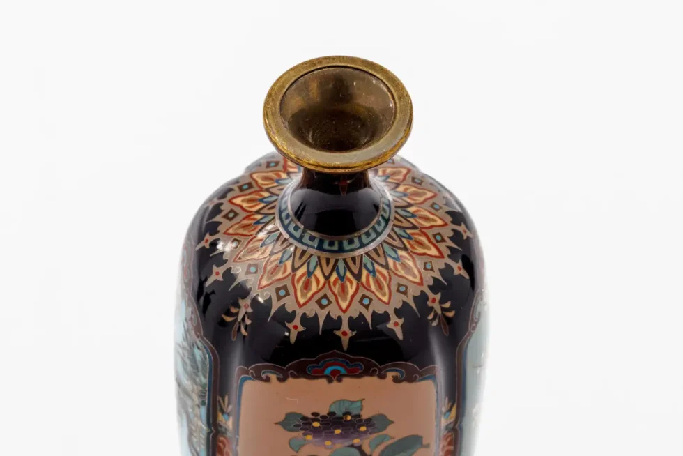 Important Set of Three Meiji Japanese Cloisonné Enamel Vases Signed by Ota - Image 12