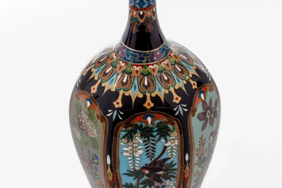 Important Set of Three Meiji Japanese Cloisonné Enamel Vases Signed by Ota - Image 15