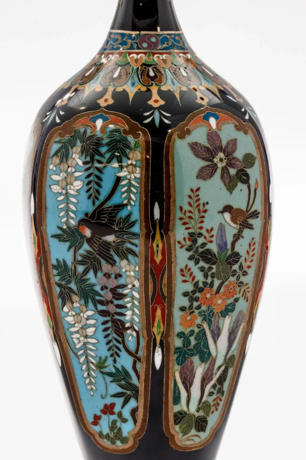 Important Set of Three Meiji Japanese Cloisonné Enamel Vases Signed by Ota - Image 17