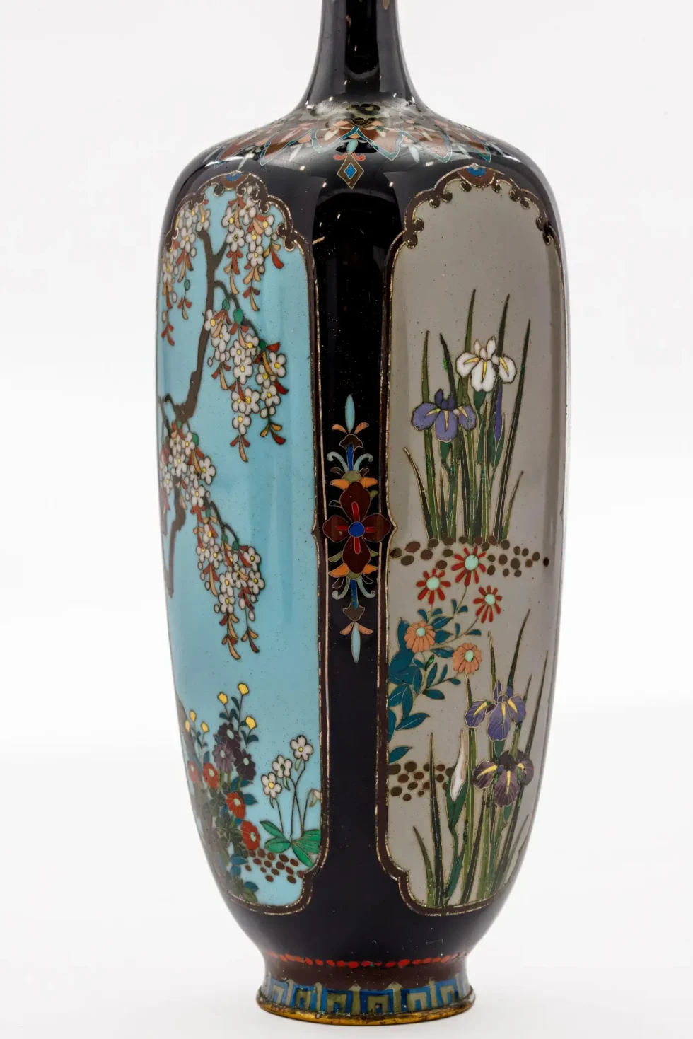 Important Set of Three Meiji Japanese Cloisonné Enamel Vases Signed by Ota - Image 18