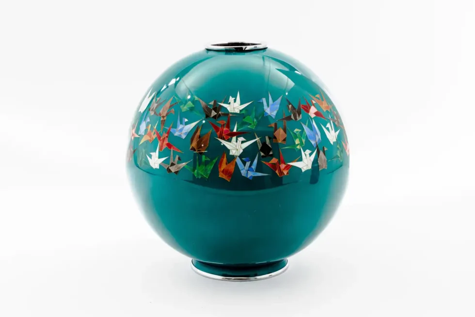 Mid-Century Japanese Cloisonné Enamel Vase by Sato with Origami Crane Motif - Image 2