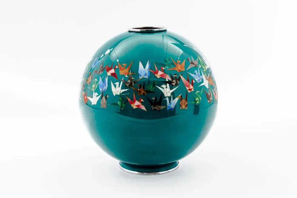 Mid-Century Japanese Cloisonné Enamel Vase by Sato with Origami Crane Motif - Image 5