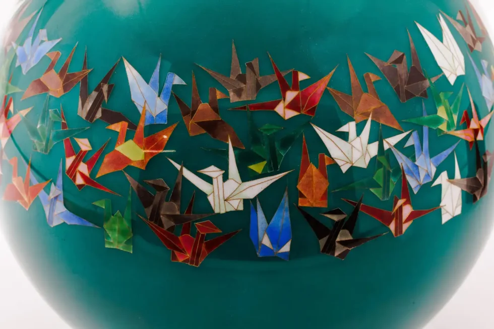 Mid-Century Japanese Cloisonné Enamel Vase by Sato with Origami Crane Motif - Image 9