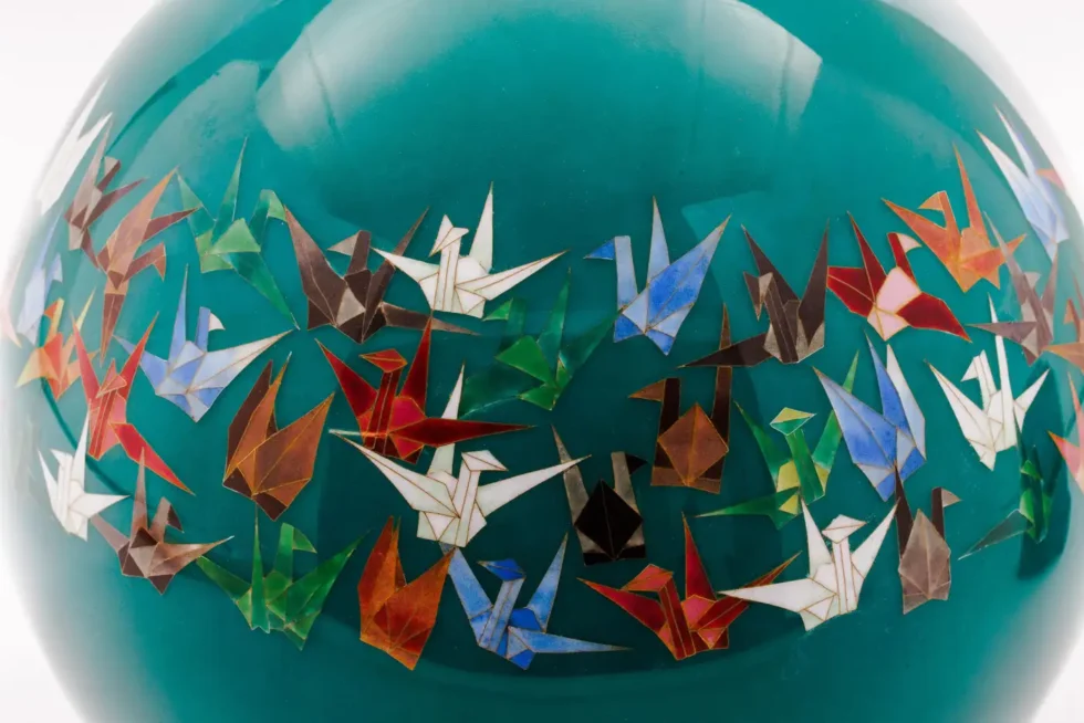 Mid-Century Japanese Cloisonné Enamel Vase by Sato with Origami Crane Motif - Image 8