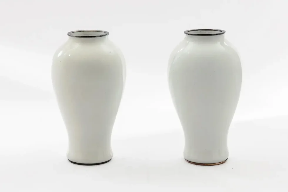 Fine Pair of Japanese Cloisonné Enamel Vases by Ando with Grapes on White Ground - Image 5