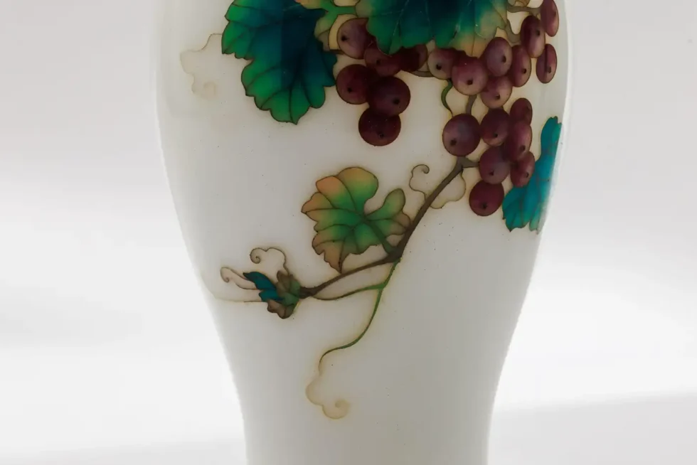 Fine Pair of Japanese Cloisonné Enamel Vases by Ando with Grapes on White Ground - Image 9