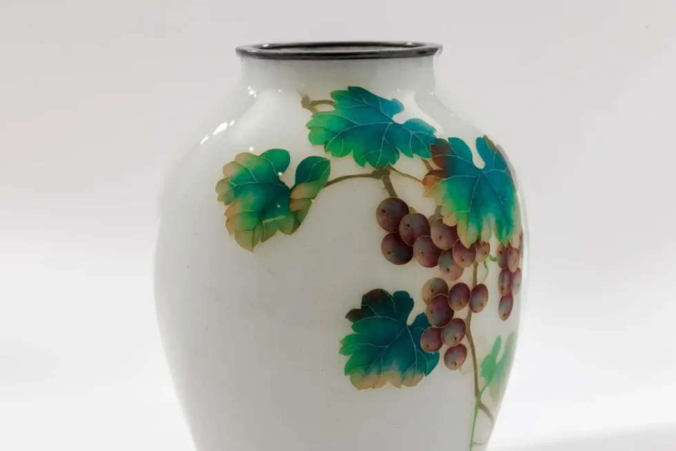Fine Pair of Japanese Cloisonné Enamel Vases by Ando with Grapes on White Ground - Image 12