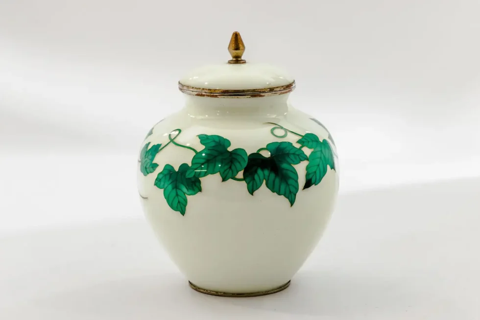 Exquisite Japanese Cloisonné Enamel Covered Jar with Ivy and Butterflies - Image 4