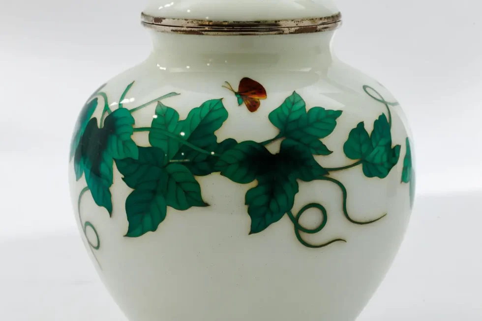 Exquisite Japanese Cloisonné Enamel Covered Jar with Ivy and Butterflies - Image 7
