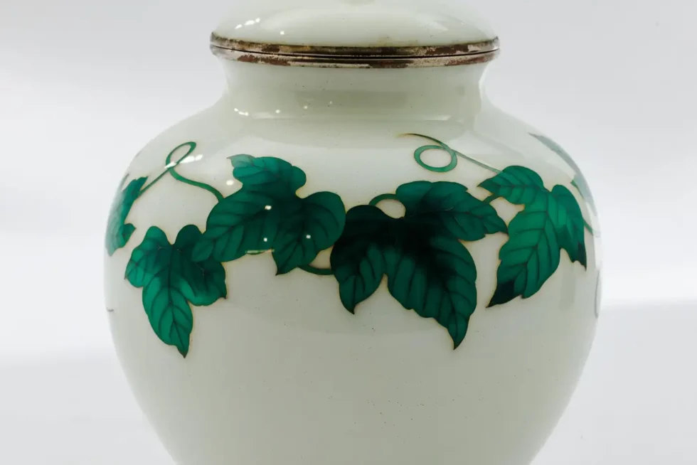 Exquisite Japanese Cloisonné Enamel Covered Jar with Ivy and Butterflies - Image 8