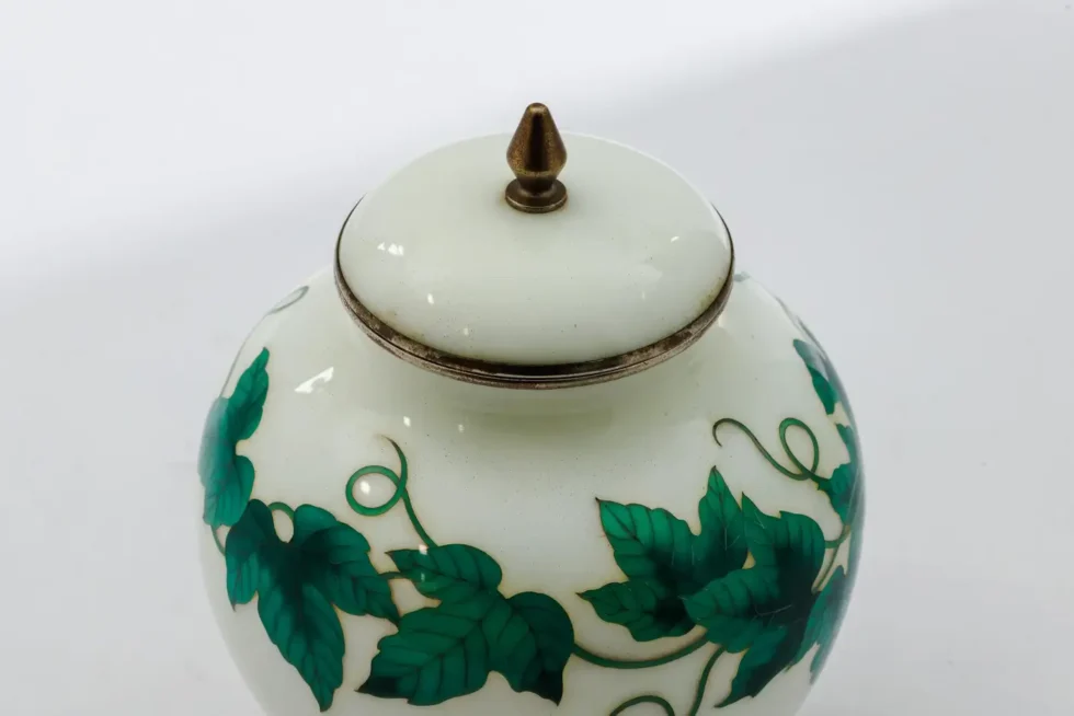 Exquisite Japanese Cloisonné Enamel Covered Jar with Ivy and Butterflies - Image 10
