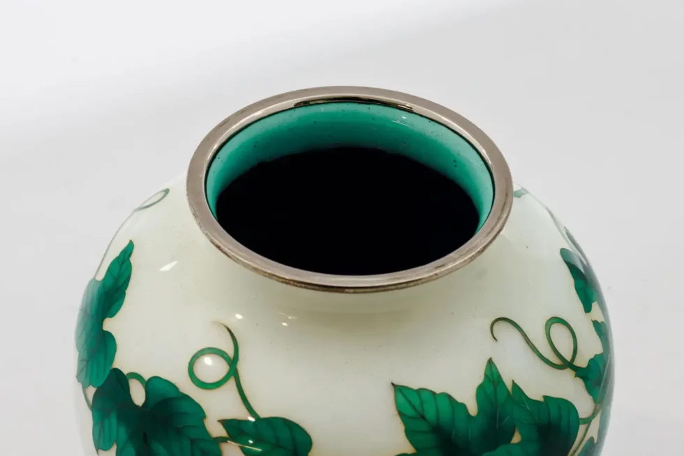 Exquisite Japanese Cloisonné Enamel Covered Jar with Ivy and Butterflies - Image 11