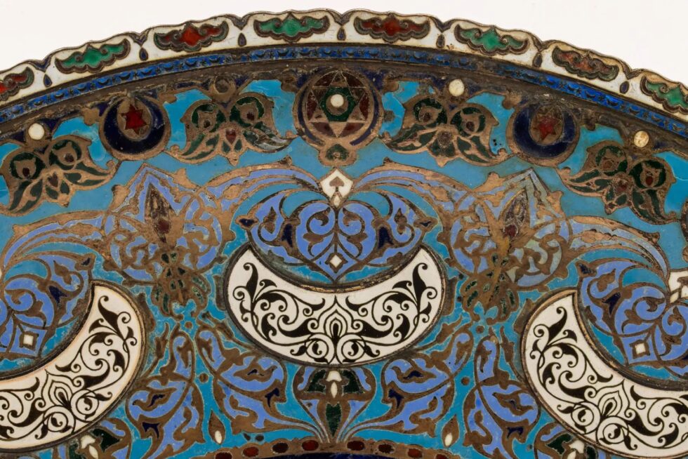 An Important Ottoman Yildiz Palace Silver Gilt and Enamel Plate, Sphinx of Egypt - Image 6