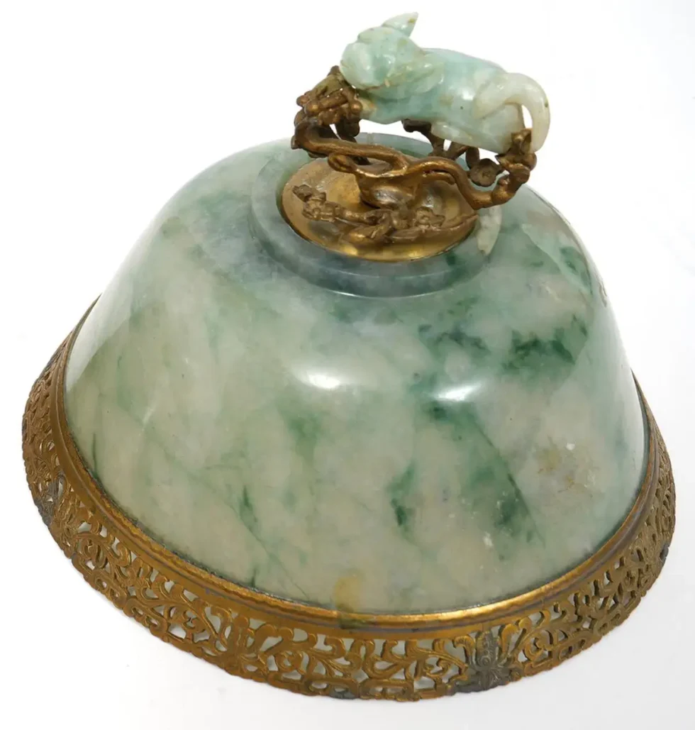 An Exceptional Edward I. Farmer Jade and Coral Clock Garniture with Lamps - Image 18