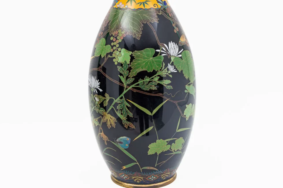 Important Japanese Cloisonne Enamel Garniture Attributed to Goto Seizaburo - Image 12