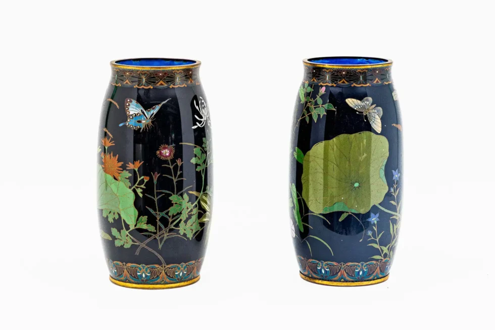 Important Japanese Cloisonne Enamel Garniture Attributed to Goto Seizaburo - Image 14