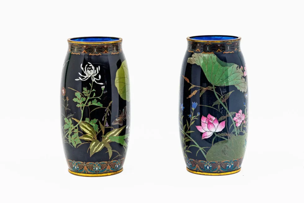 Important Japanese Cloisonne Enamel Garniture Attributed to Goto Seizaburo - Image 15