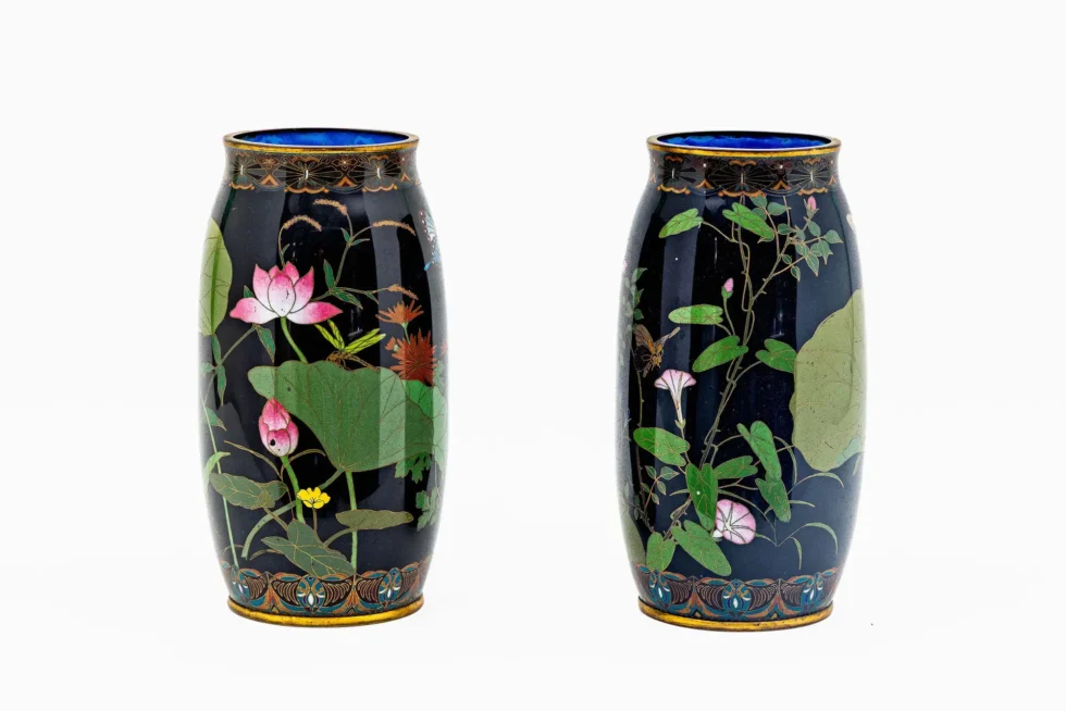 Important Japanese Cloisonne Enamel Garniture Attributed to Goto Seizaburo - Image 17