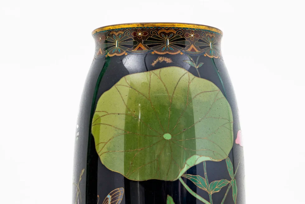 Important Japanese Cloisonne Enamel Garniture Attributed to Goto Seizaburo - Image 23