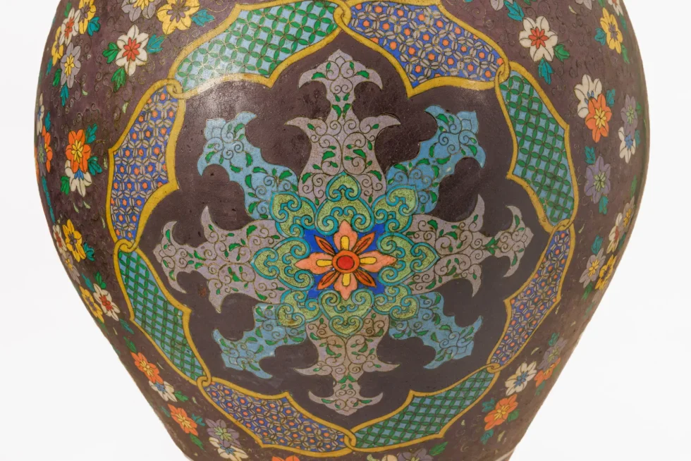 Monumental Pair of Japanese Cloisonné Porcelain Jars, Takeuchi Chubei, Meiji - Image 10