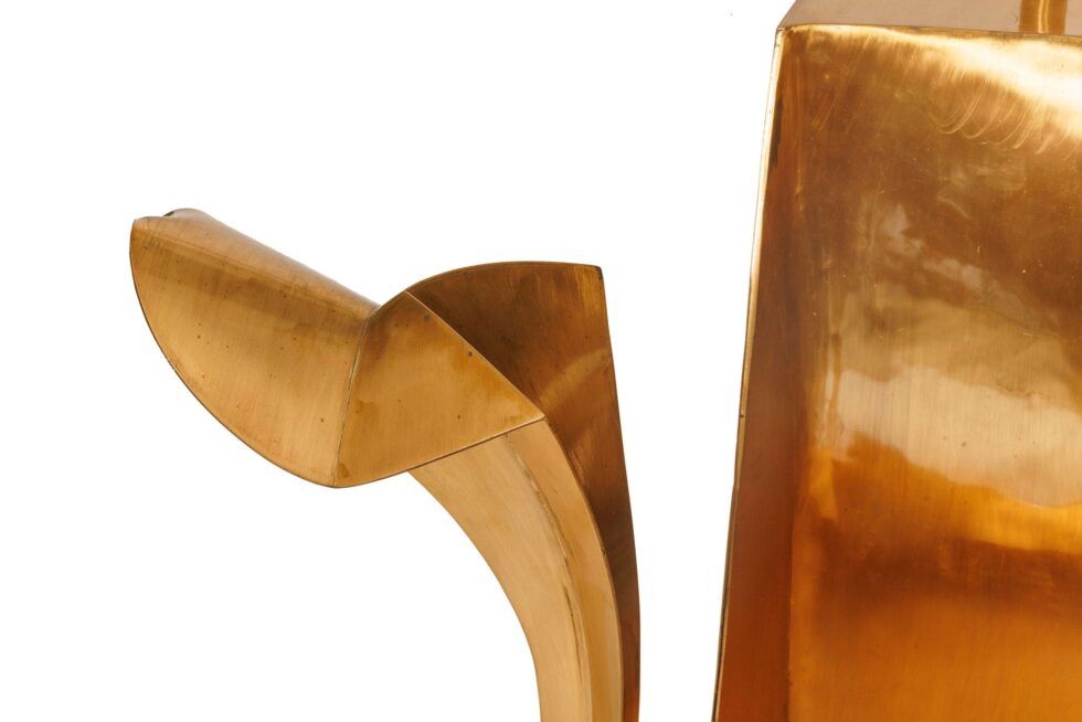 Kurt J. Matzdorf Monumental Judaica Modernist Brass Torah Stand, New York c 1970 - Image 7